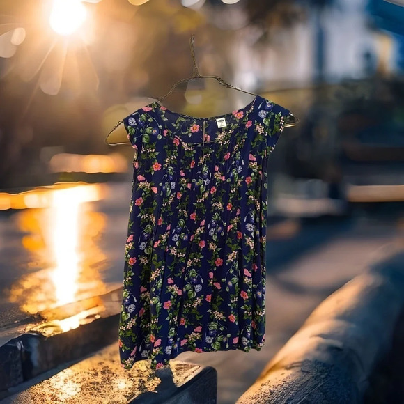 2/$10 Old Navy Blouse - Picture 1 of 4